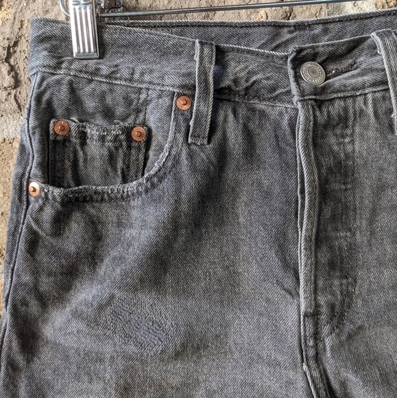 Levi's Premium Faded Black High Rise 501 Jean Cutoffs Shorts Size 25 Button Fly - Picture 2 of 13